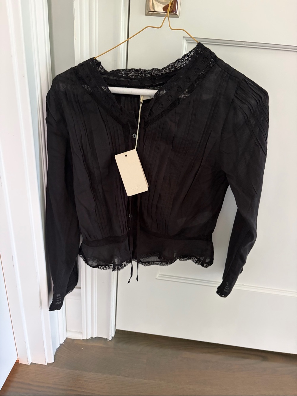 Doen Black Sheer Lace-Trim Button-Down Blouse